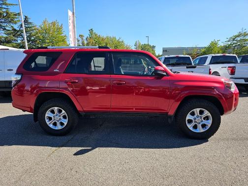2022 Toyota 4Runner SR5