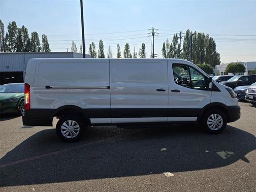 2023 Ford E-Transit Base