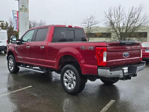 Ruby Red Metallic Tinted Clearcoat 2017 Ford F-350 Lariat Super Duty