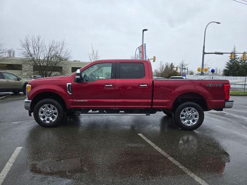Ruby Red Metallic Tinted Clearcoat 2017 Ford F-350 Lariat Super Duty