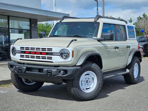 Desert Sand 2026 Ford Bronco Heritage Edition