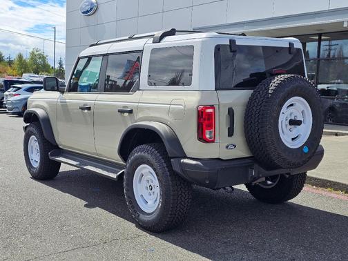 Desert Sand 2026 Ford Bronco Heritage Edition