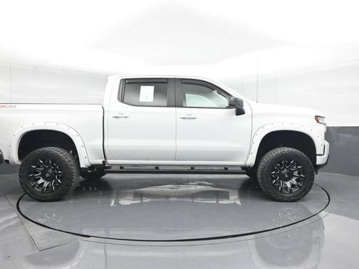 White 2019 Chevrolet Silverado 1500 RST
