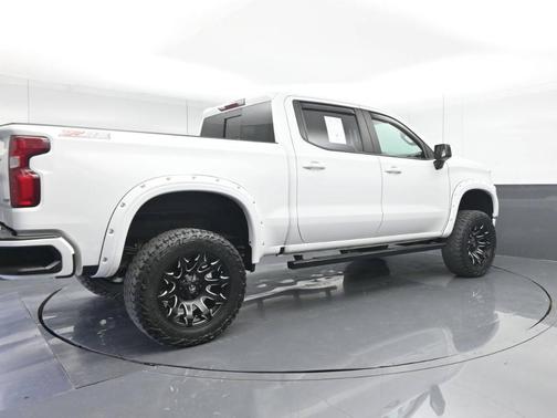 White 2019 Chevrolet Silverado 1500 RST