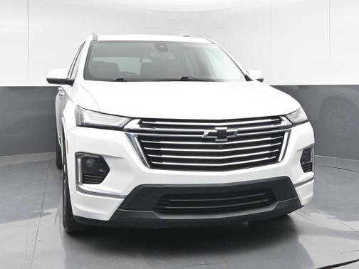 White 2022 Chevrolet Traverse Premier