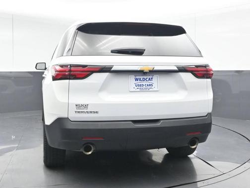 White 2022 Chevrolet Traverse LS