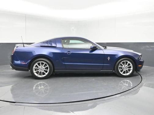 2011 Ford Mustang V6