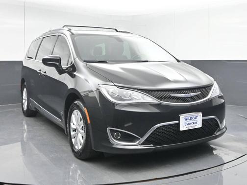 2018 Chrysler Pacifica Touring-L