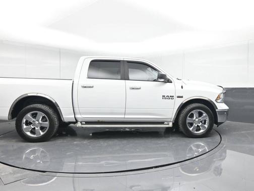 2017 RAM 1500 SLT