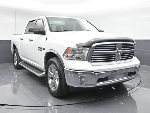 2017 RAM 1500 SLT