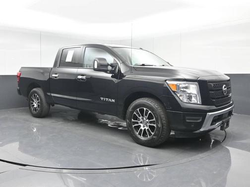2021 Nissan Titan SV