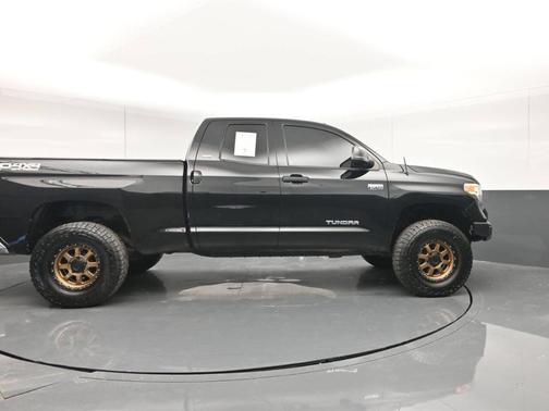2017 Toyota Tundra SR5