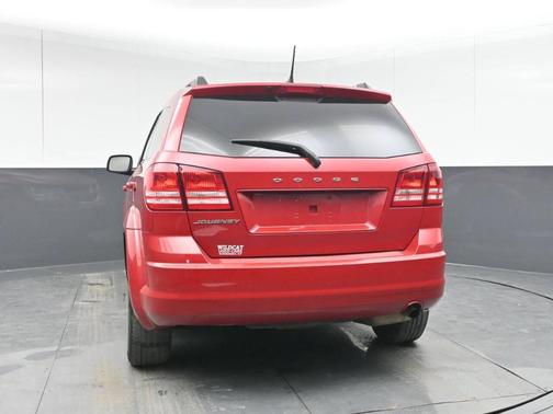 Red 2017 Dodge Journey SE