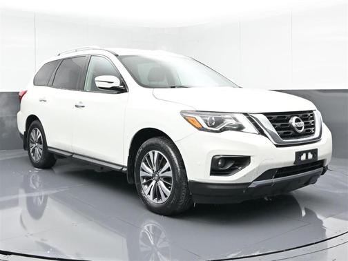 2017 Nissan Pathfinder SV