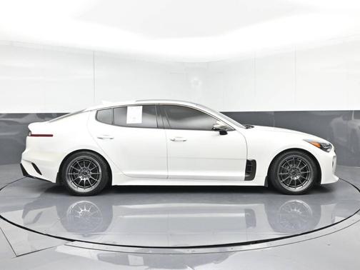 2022 Kia Stinger GT-Line