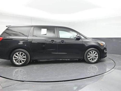 2019 Kia Sedona LX