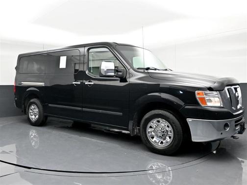 2013 Nissan NV Passenger NV3500 HD SL V8