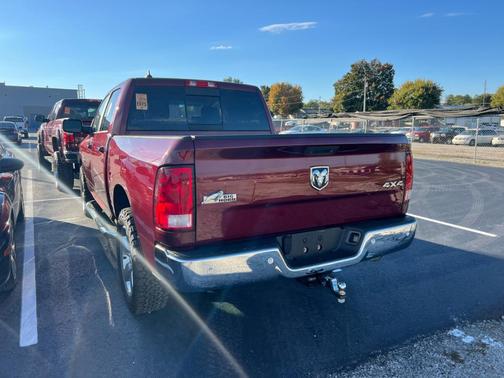 2016 RAM 1500 SLT