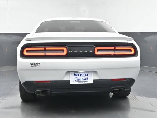 White 2016 Dodge Challenger SXT