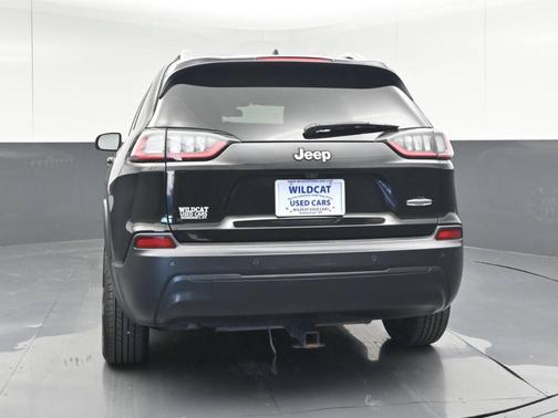 Black 2019 Jeep Cherokee Latitude Plus