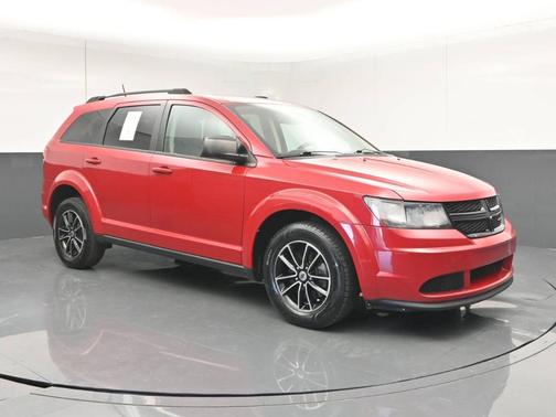 Red 2018 Dodge Journey SE