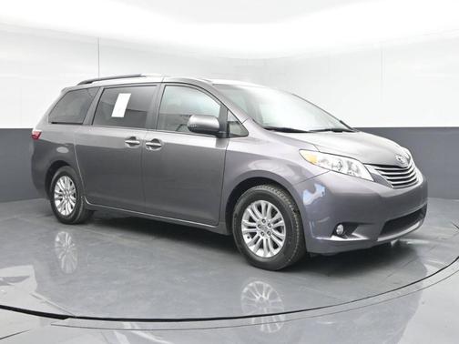2016 Toyota Sienna XLE