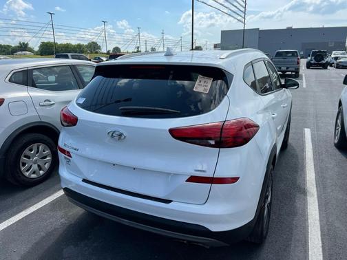 White 2020 Hyundai TUCSON SEL
