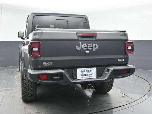 2023 Jeep Gladiator Overland