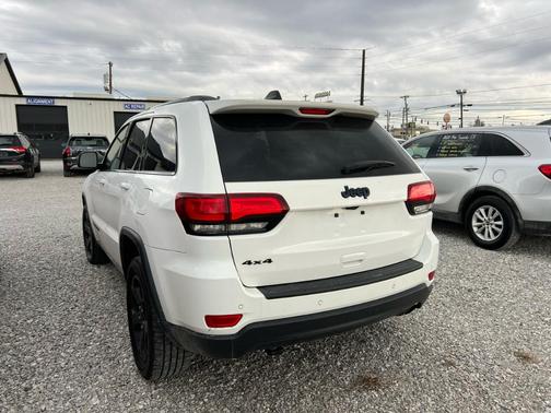 2020 Jeep Grand Cherokee Laredo