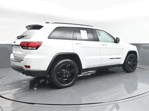 2020 Jeep Grand Cherokee Laredo