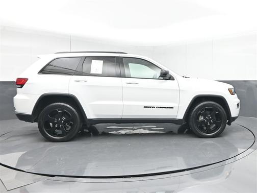 2020 Jeep Grand Cherokee Laredo