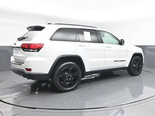 2020 Jeep Grand Cherokee Laredo