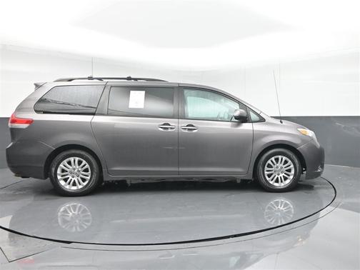2013 Toyota Sienna XLE