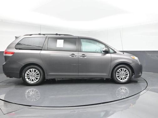 2013 Toyota Sienna XLE