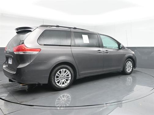 2013 Toyota Sienna XLE