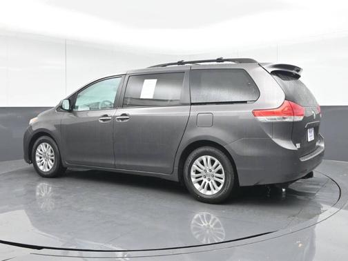 2013 Toyota Sienna XLE