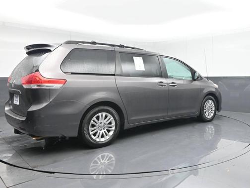 2013 Toyota Sienna XLE