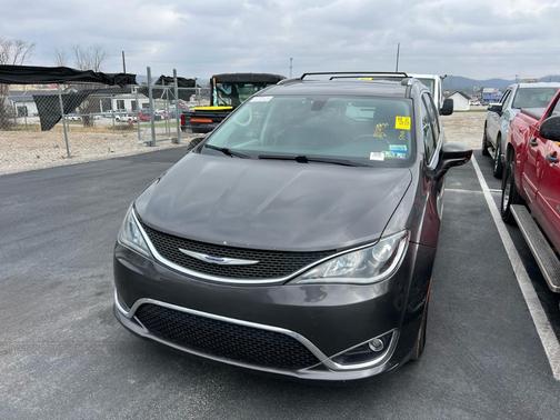 2019 Chrysler Pacifica Touring-L