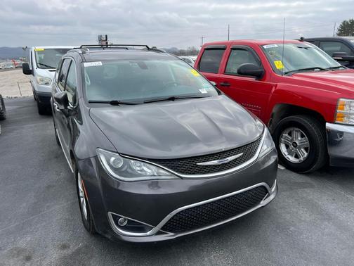 2019 Chrysler Pacifica Touring-L