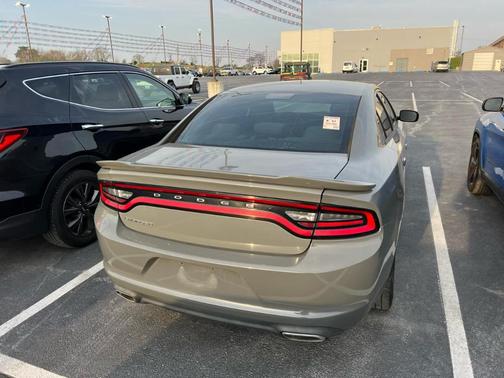 Gray 2017 Dodge Charger SE