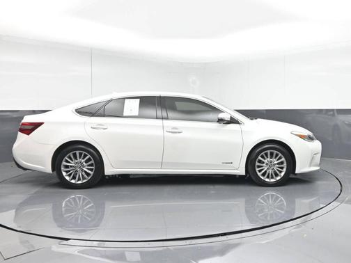 2016 Toyota Avalon Hybrid 