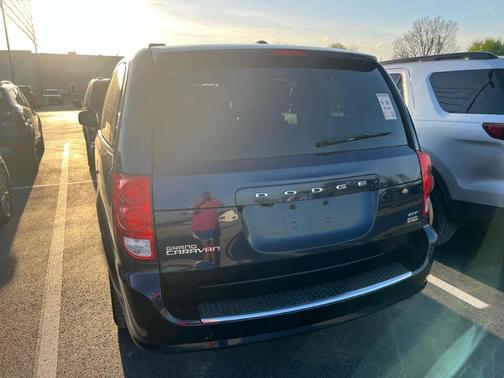 Blue 2017 Dodge Grand Caravan GT