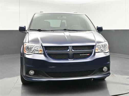 Blue 2017 Dodge Grand Caravan GT