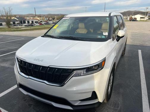 White 2022 Kia Carnival LX