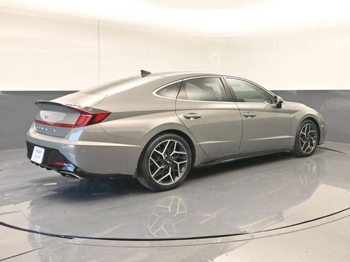 2022 Hyundai SONATA SEL