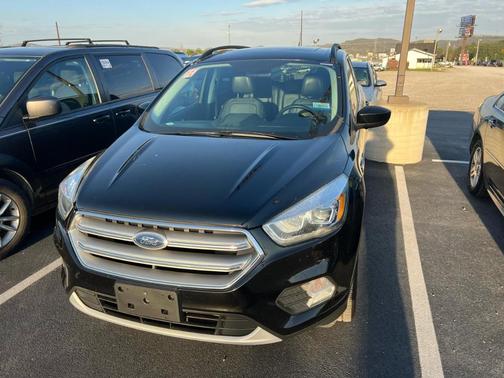Black 2017 Ford Escape SE