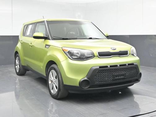 Green 2014 Kia Soul Base