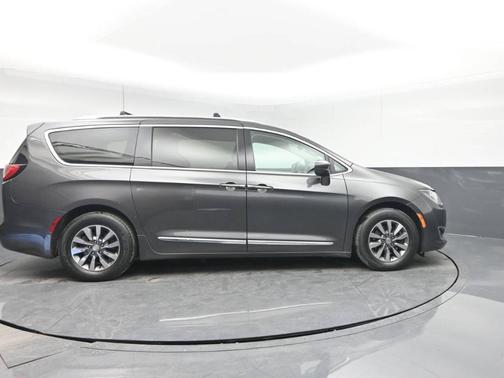 2020 Chrysler Pacifica Touring-L Plus