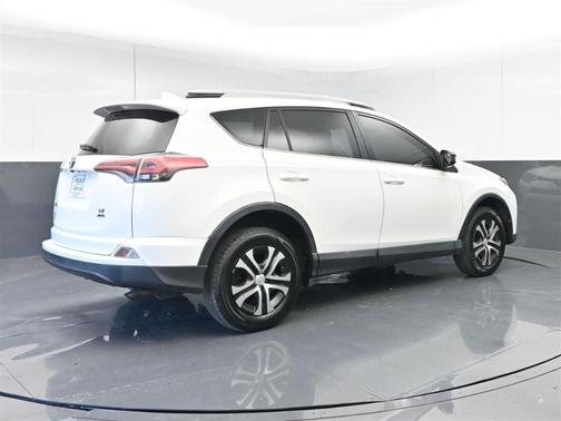 White 2016 Toyota RAV4 LE