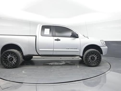 2009 Nissan Titan LE King Cab